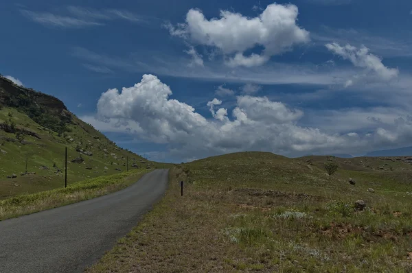 Road to Giants Castle KwaZulu-Natal nature reserve — Stock Photo, Image