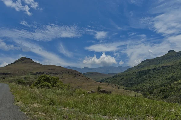 Cesta k obři hrad kwazulu-natal přírodní rezervace — Stock fotografie