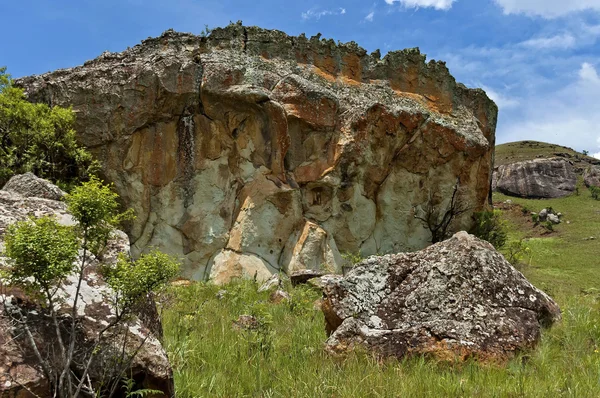 Rocha sedimentar interessante no Castelo dos Gigantes Reserva Natural de KwaZulu-Natal — Fotografia de Stock