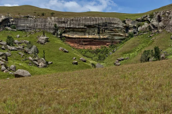 Interesante roca sedimentaria en el Castillo de los Gigantes Reserva Natural de KwaZulu-Natal — Foto de Stock