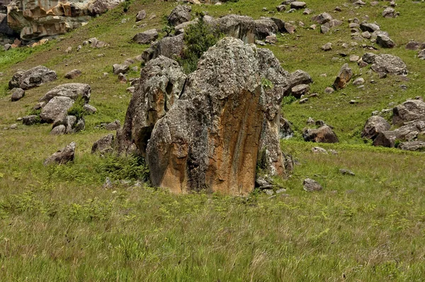 Rocha sedimentar interessante no Castelo dos Gigantes Reserva Natural de KwaZulu-Natal — Fotografia de Stock