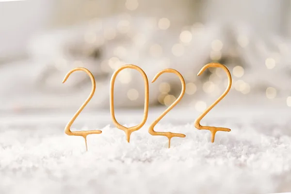 Feliz Año Nuevo 2022. Fondo de Año Nuevo con regalos, guirnaldas y decoraciones de Año Nuevo. — Foto de Stock