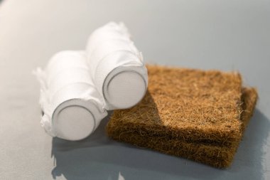 Yatak dolgusu. Hindistan cevizi coir ve bağımsız bahar. Bir yatağı doldurma kavramı.