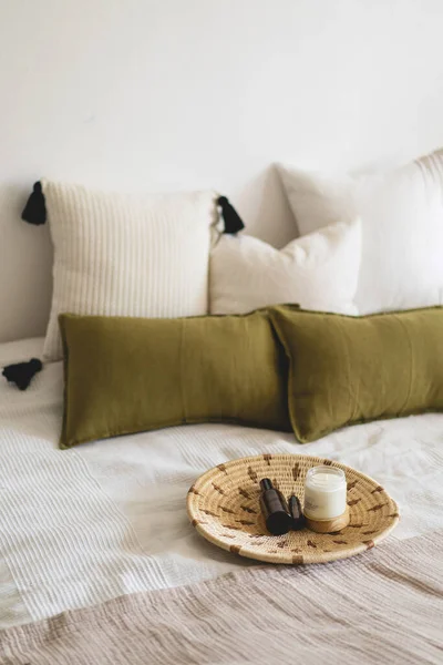 Linen Pillows White Bed Home Decor Still Life Details Home — ストック写真