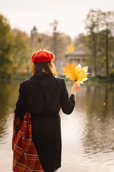 Teengirl Red Beret Bouquet Autumn Leaves Her Hands Walks Wooden — Stock Photo, Image