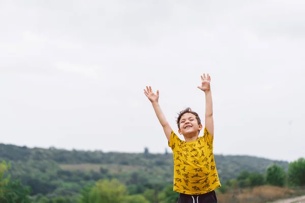Six Year Old Boy Runs Countryside Happy Child Boy Laughing — Stok Foto