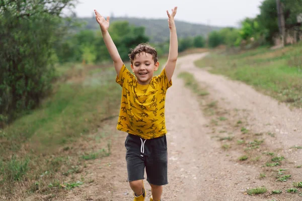 Six Year Old Boy Runs Countryside Happy Child Boy Laughing —  Fotos de Stock