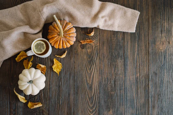 Flat Lay Decorative Pumpkins Dried Leaves Accessories Tea Lemon Cup — Stock Photo, Image