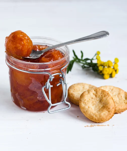 Apple jam with biscuits — Stock Photo, Image
