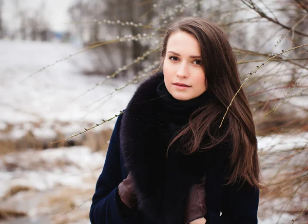 Menina bonita no inverno - close-up — Fotografia de Stock