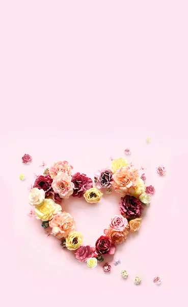 Feliz Día Madre San Valentín Ramillete Coloridas Rosas Surtidas Forma —  Fotos de Stock