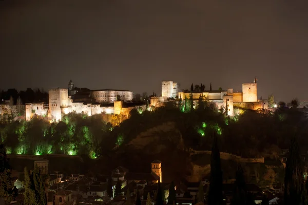 Die Alhambra in der Nacht — Stockfoto