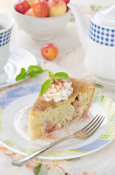 A piece of corn cake with apples — Stock Photo, Image