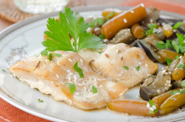 Cod in beer marinade with vegetables — Stock Photo, Image