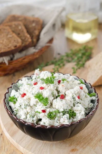 Pastete aus Quark mit Kräutern und Chili — Stockfoto