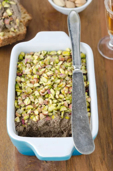 Chicken liver pate with pistachios closeup — Stock Photo, Image