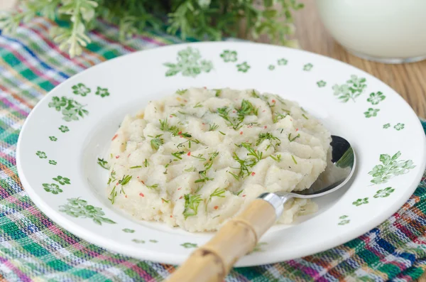 Cabbage and mashed potatoes on a plate — Stock Photo, Image