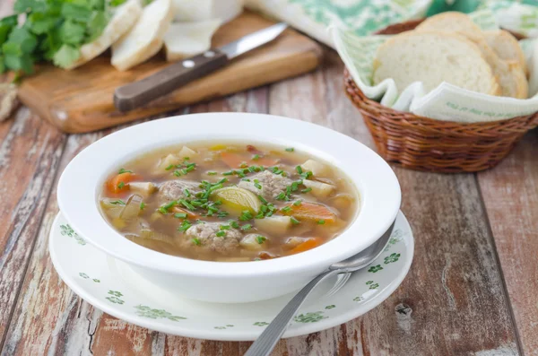 Placa de sopa de verduras con albóndigas —  Fotos de Stock