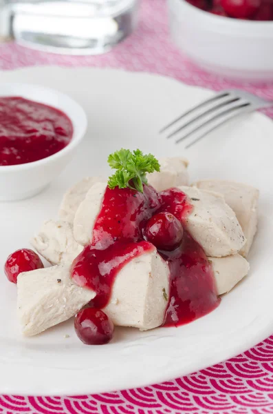 Boiled chicken breast with cranberry sauce closeup — Stock Photo, Image