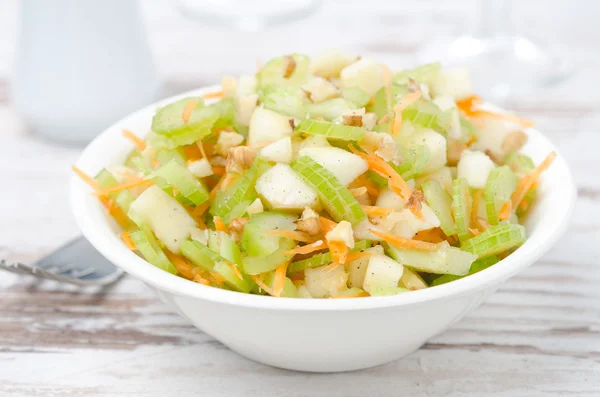 Salát celer, mrkev a jablko closeup horizontální — Stock fotografie