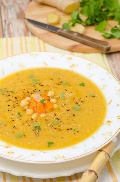 Moroccan chickpeas soup with ginger, vertical, closeup — Stock Photo, Image