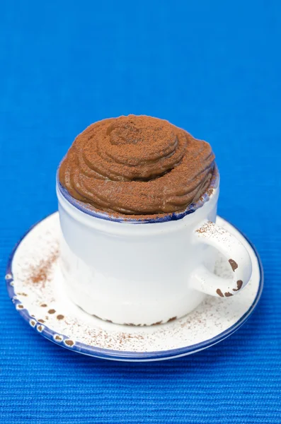 Mousse di cioccolato in una tazza — Foto Stock