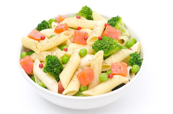 Salad with pasta, smoked salmon, broccoli, green peas isolated — Stock Photo, Image