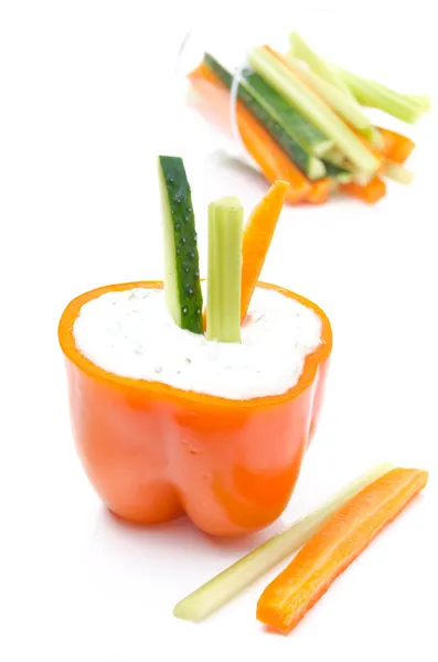 Sos jogurt i pokrojone warzywa — Zdjęcie stockowe