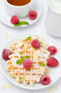 Gözleme, Kahvaltı, çay ve taze ahududu görünümü top