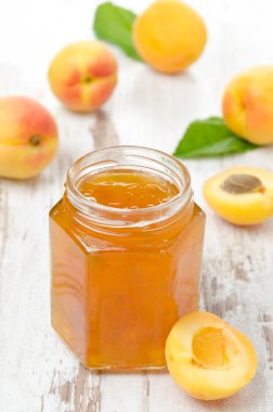 Kayısı lezzetli cam kavanozda