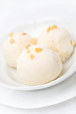 zencefil ile eritilmiş süt, dondurma yakın çekim