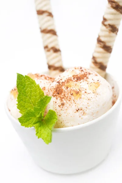 Ice cream with ginger and chocolate, decorated with waffles — Stock Photo, Image