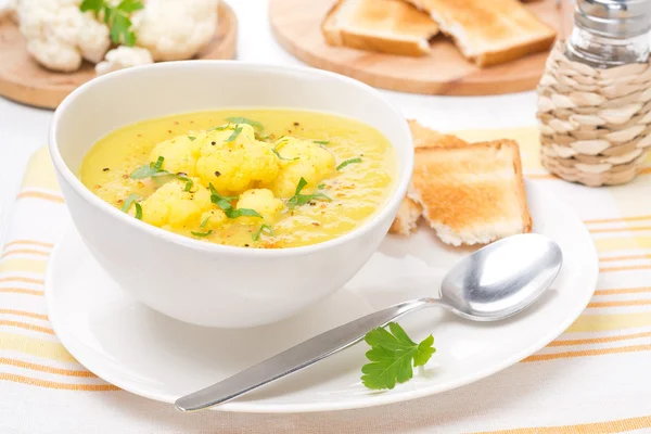 Supă conopidă cu curry — Fotografie, imagine de stoc