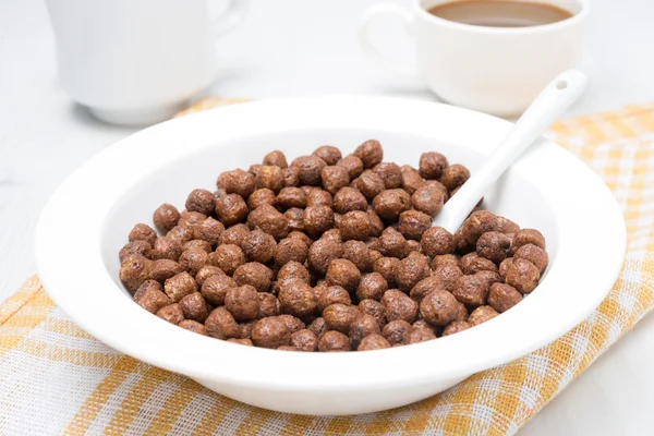 Chocolate flakes, coffee and milk for breakfast — Stock Photo, Image