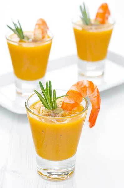 Pumpkin soup with shrimp, Parmesan and rosemary — Stock Photo, Image