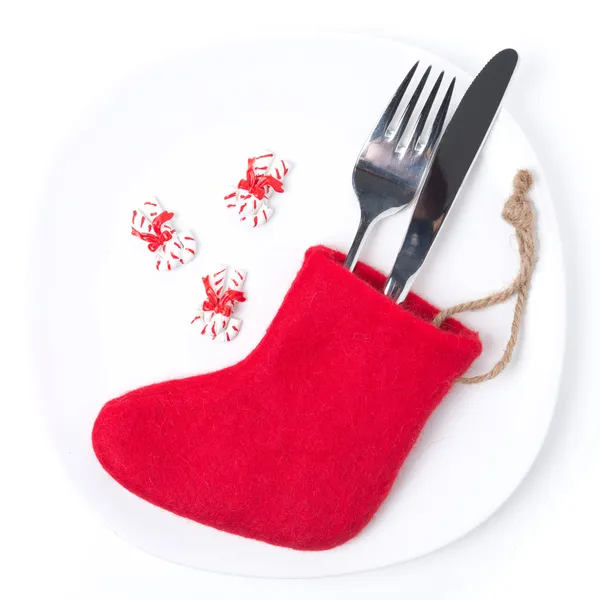 Boże Narodzenie tabeli ustawienia z czerwone buty, na białym tle — Zdjęcie stockowe