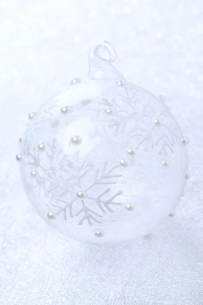 Bola de Natal transparente e bokeh — Fotografia de Stock