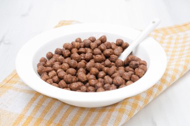 kahvaltıda çikolata pul