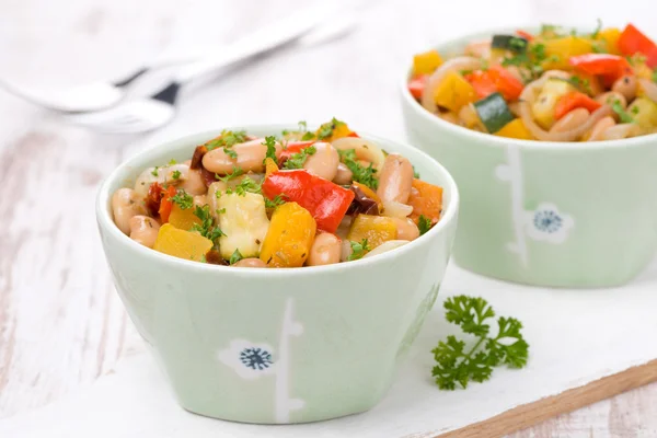 Vegetable stew with white beans — Stock Photo, Image