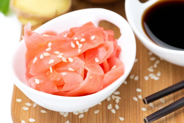 Asian ingredients (ginger, soy sauce and sesame) — Stock Photo, Image