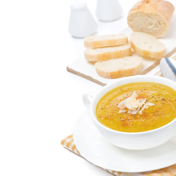 Cream soup of yellow lentils with vegetables, isolated — Stock Photo, Image
