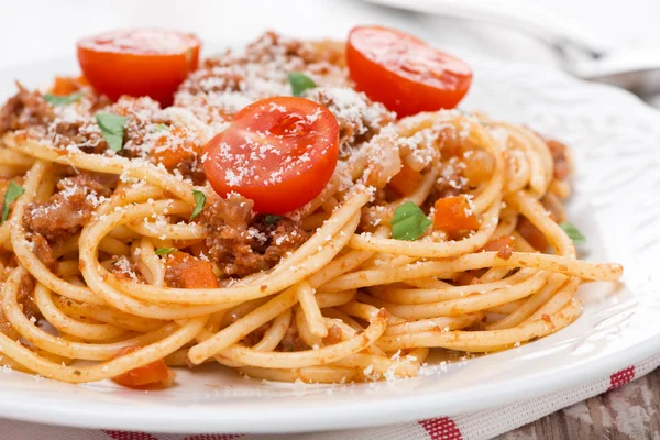 Pastas italianas - espaguetis boloñeses, primer plano — Foto de Stock