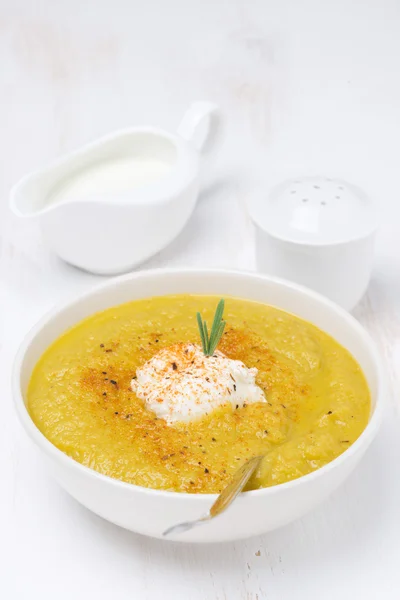 Vegetable soup with cream and rosemary, vertical — Stock Photo, Image