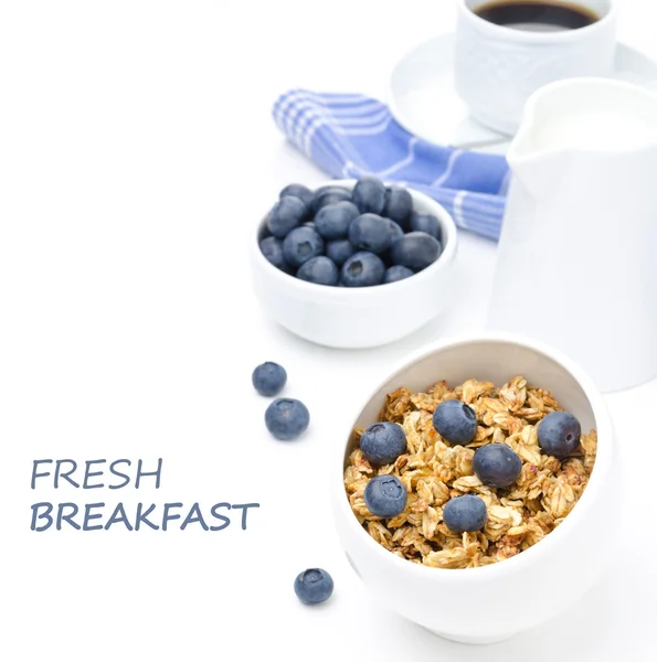 Mic dejun cu granola de casă, afine și cafea neagră — Fotografie, imagine de stoc
