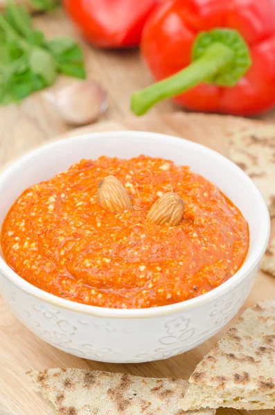 Roasted pepper dip with almonds and garlic vertical — Stock Photo, Image