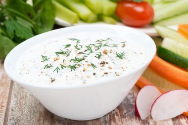 yoğurt soslu hardal taze sebze, yakın çekim