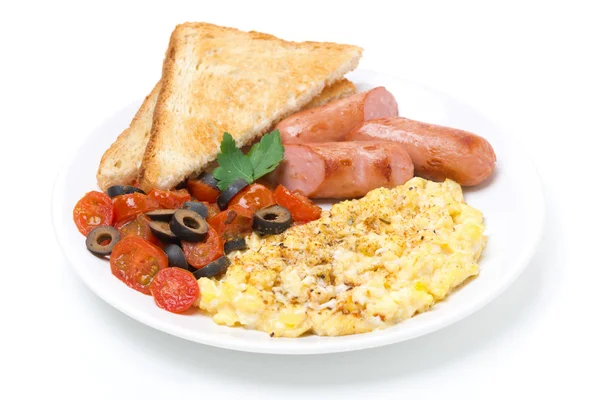 Mexa ovos com tomate, salsichas grelhadas e torradas — Fotografia de Stock
