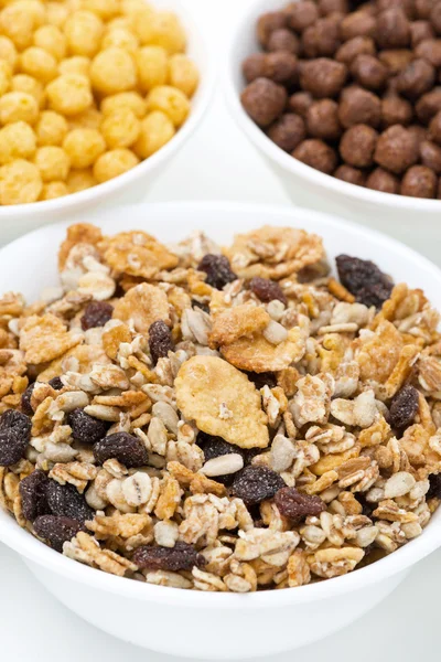 Granola, mazsola, napraforgómag különböző reggeli gabonapelyhek — Stock Fotó