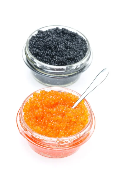 Caviar rouge et noir dans des pots en verre, isolé — Photo