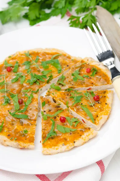 Chicken pizza with tomato sauce, cheese and herbs — Stock Photo, Image